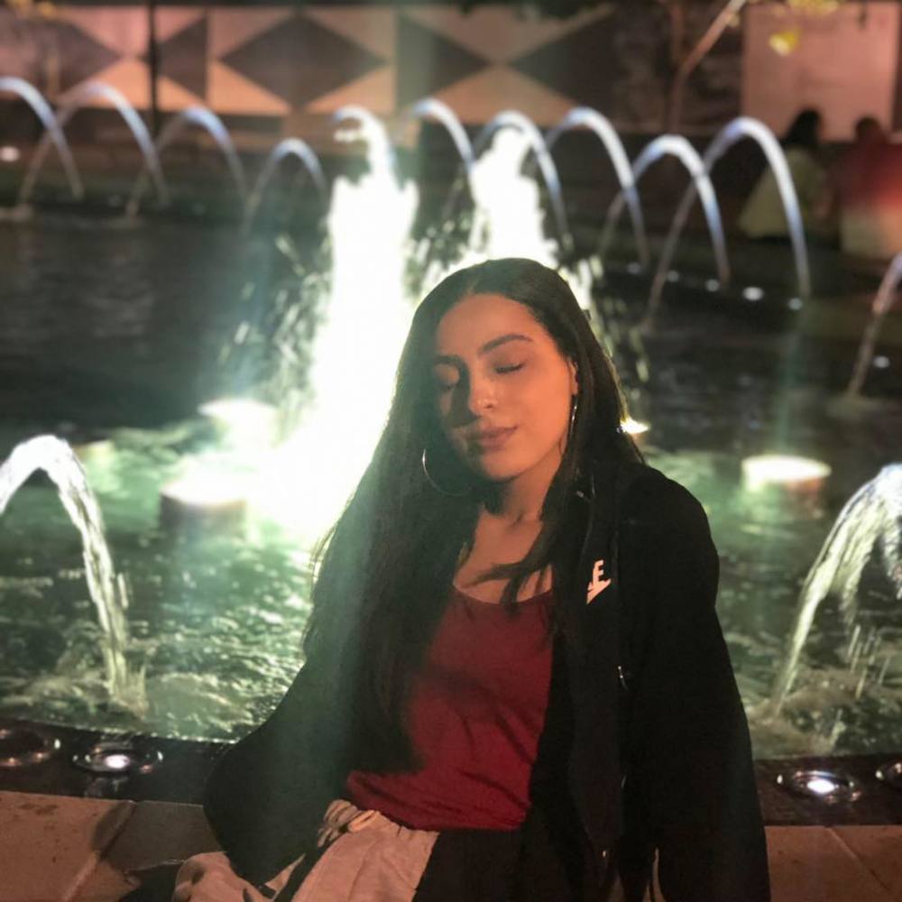 Meet your Posher, Abir